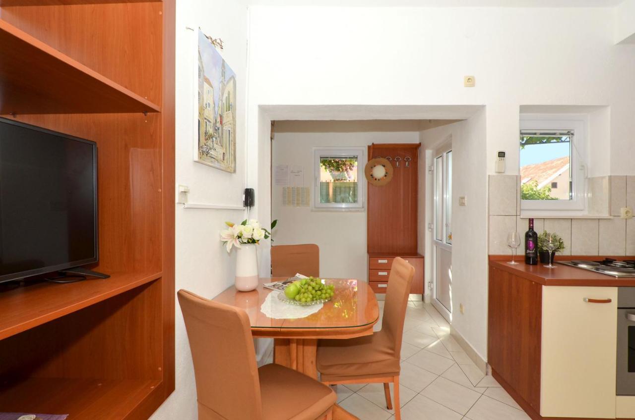 Apartments Pitesa Трогир Экстерьер фото